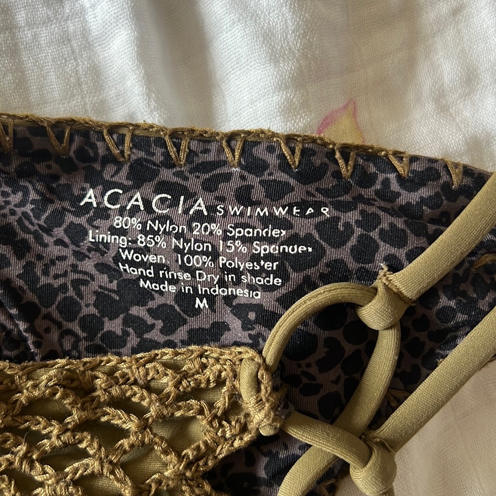 Acacia bottoms